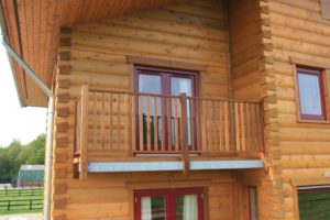 Балкон в деревянном доме: как сделать своими руками